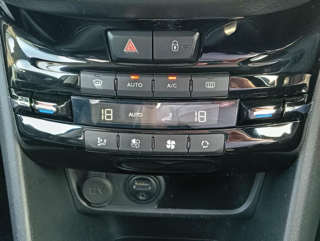 Peugeot 2008 1.2 Puretech Active Black #15