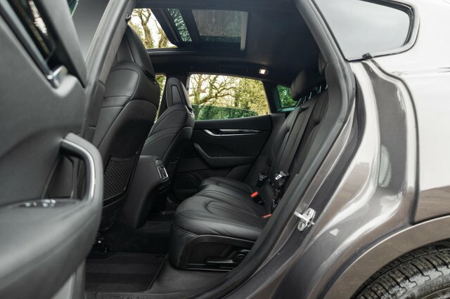 Maserati Levante Levante Gransport V6 Black #11