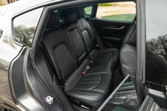 Maserati Levante Levante Gransport V6 Black #14