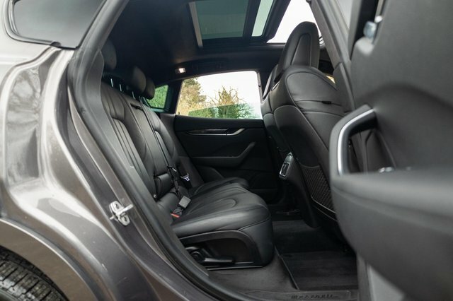 Maserati Levante Levante Gransport V6 Black #13
