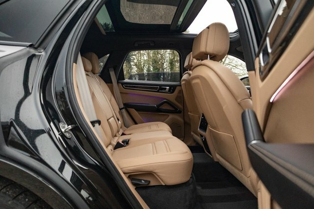 Porsche Cayenne 3.0 V6 E-hybrid 17.9Kwh Platinum Edition Tiptronic Black #2