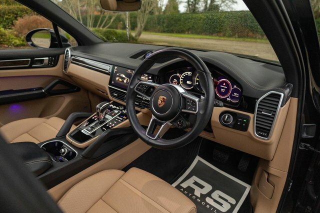 Porsche Cayenne 3.0 V6 E-hybrid 17.9Kwh Platinum Edition Tiptronic Black