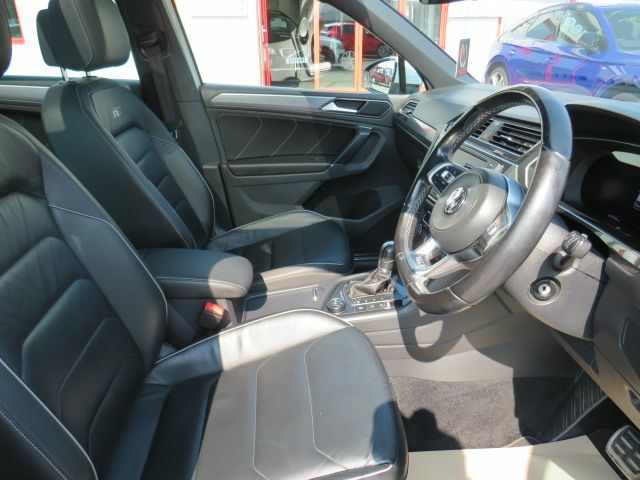 Volkswagen Tiguan Automatic Black #15