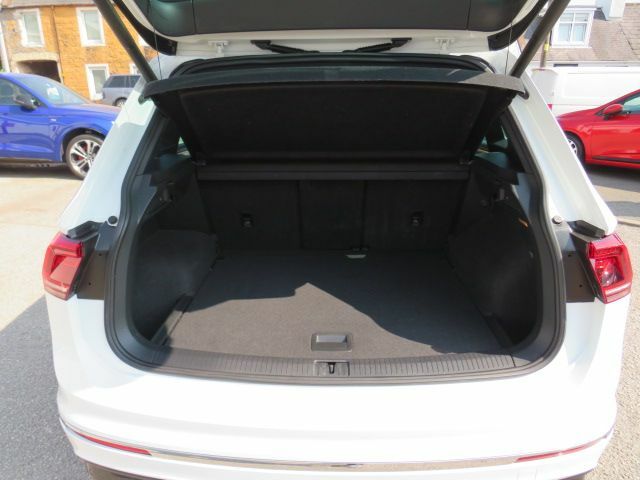 Volkswagen Tiguan Automatic Black #9