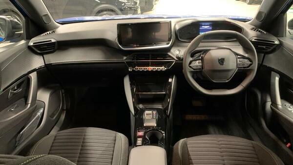Peugeot e-2008 50Kwh Active Suv 7Kw Charger LN26YUK #4
