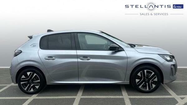 Peugeot e-208 50Kwh Allure 7.4Kw Charger #2