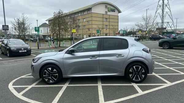 Peugeot e-208 50Kwh Allure 7.4Kw Charger #6
