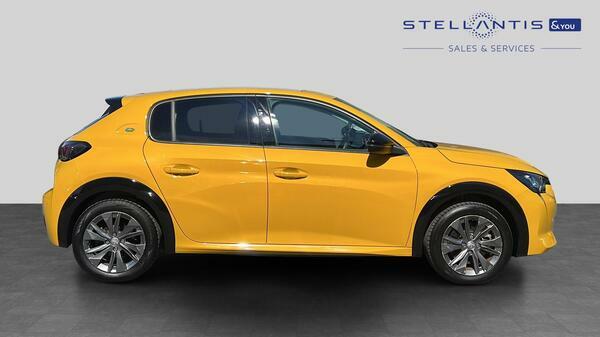 Peugeot e-208 50Kwh Allure Premium Hatchback BT22HKB #2
