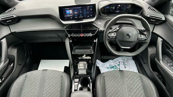 Peugeot e-2008 50Kwh Allure Suv 7Kw Charger MT24PCV  #4