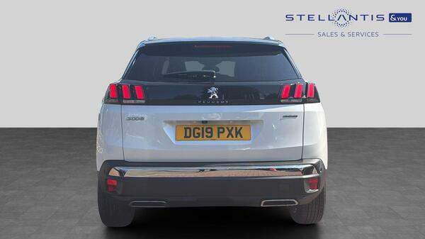 Peugeot 3008 1.5 Bluehdi Gt Line Premium Suv White #4