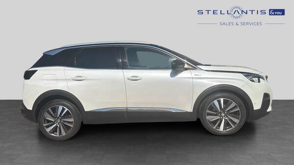 Peugeot 3008 1.5 Bluehdi Gt Line Premium Suv White #2