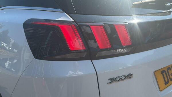 Peugeot 3008 1.5 Bluehdi Gt Line Premium Suv White #5