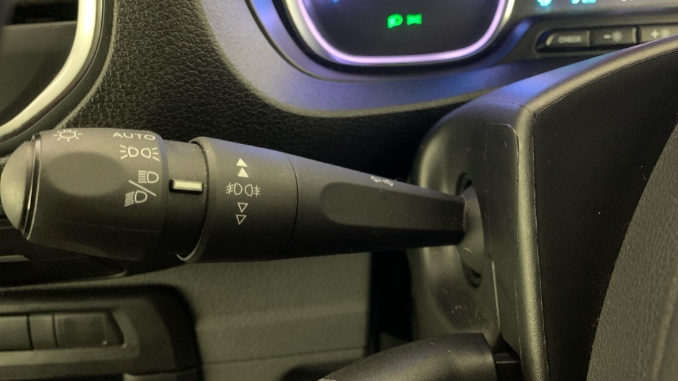 Vauxhall Vivaro 100Kw Ultimate XL 75Kwh 7 Seat #19