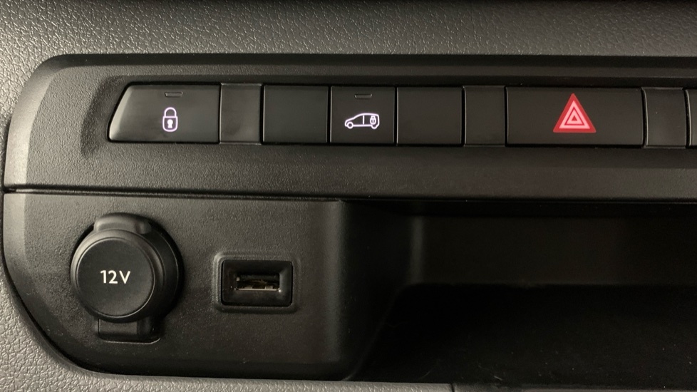 Vauxhall Vivaro 100Kw Ultimate XL 75Kwh 7 Seat #47