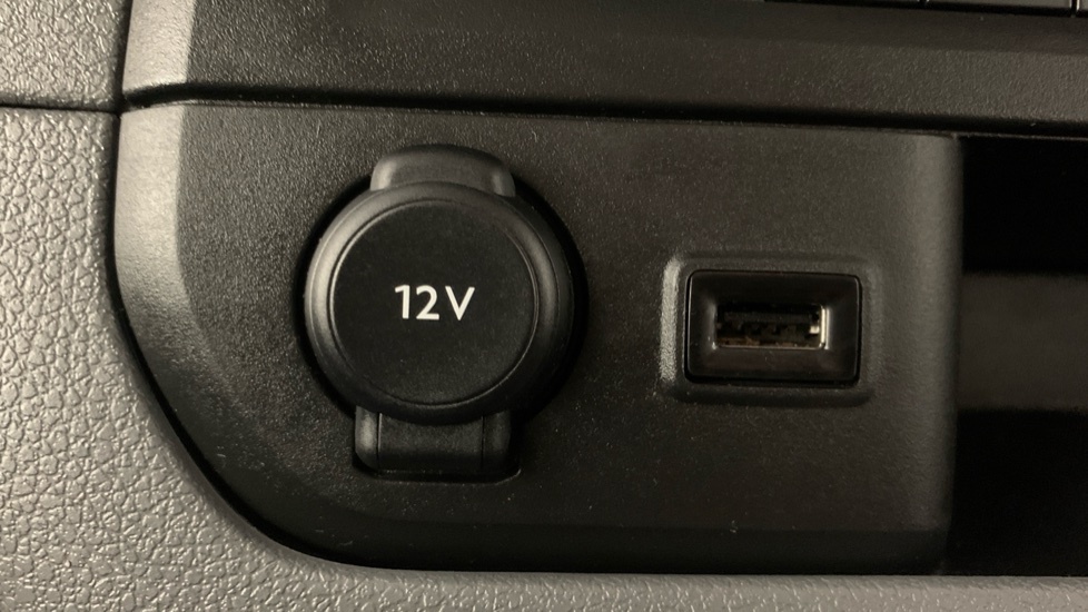 Vauxhall Vivaro 100Kw Ultimate XL 75Kwh 7 Seat #27