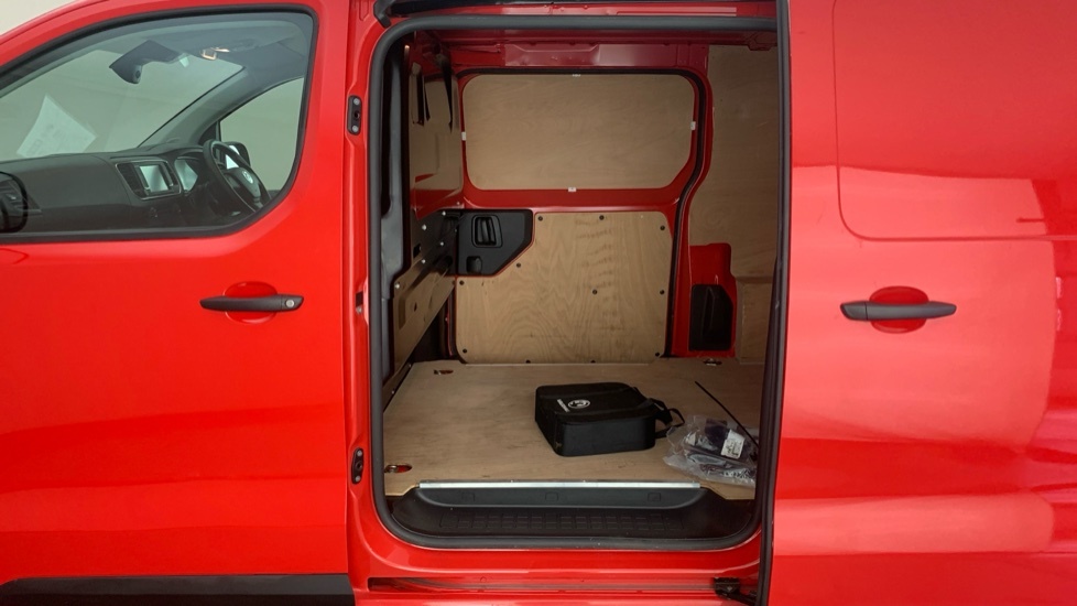 Vauxhall Vivaro 100Kw Ultimate XL 75Kwh 7 Seat #54