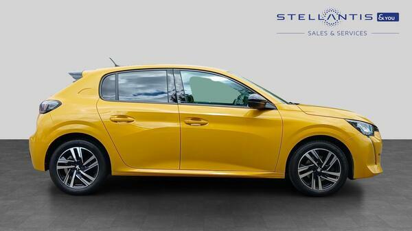 Peugeot 208 1.2 Puretech Allure Premium Hatchback E LC22TDO #2