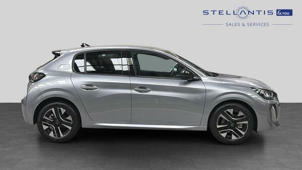Peugeot 208 1.2 Puretech Allure Hatchback Eu #2