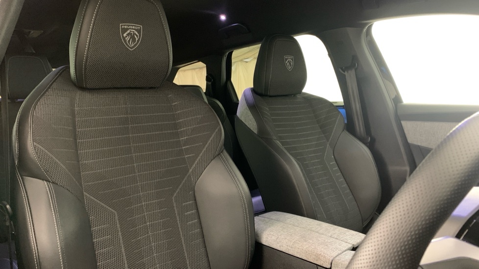 Peugeot 5008 1.2 Hybrid 145 Allure E-dsc6 Grey #38