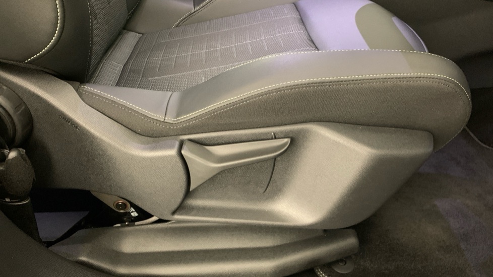Peugeot 5008 1.2 Hybrid 145 Allure E-dsc6 Grey #58