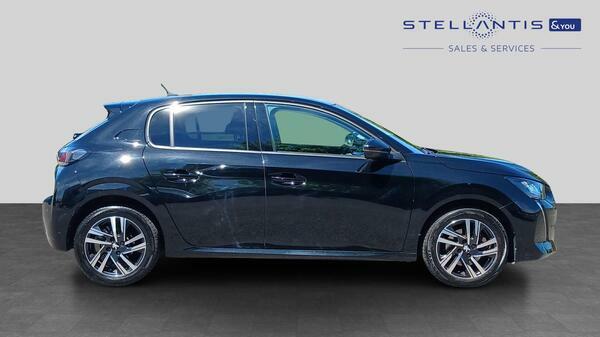Peugeot 208 1.2 Puretech Allure Premium Hatchback LC72HYG #2