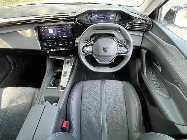 Peugeot 308 115Kw First Edition 54Kwh Green #3