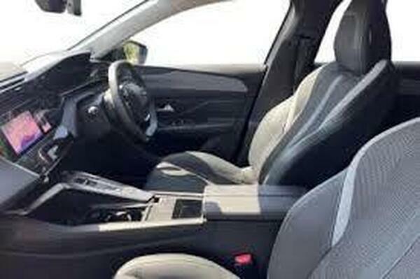 Peugeot 308 115Kw First Edition 54Kwh Green #4