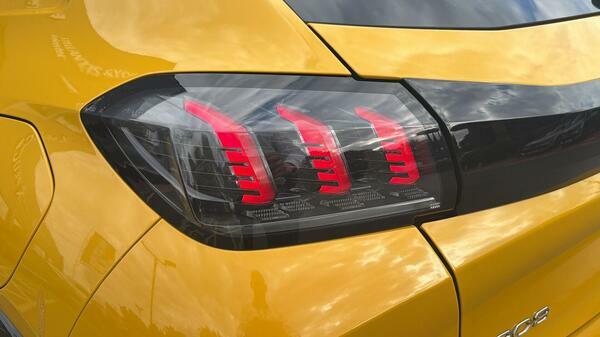 Peugeot 208 1.2 Puretech Gt Hatchback Euro 6 FD23ZMO #5