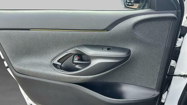 Toyota Yaris Cross Design Grey #17
