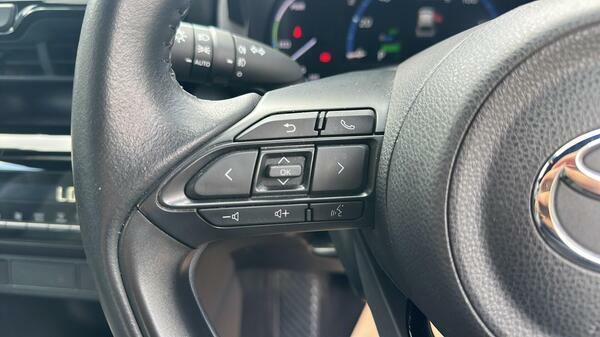 Toyota Yaris Cross Design Grey #20