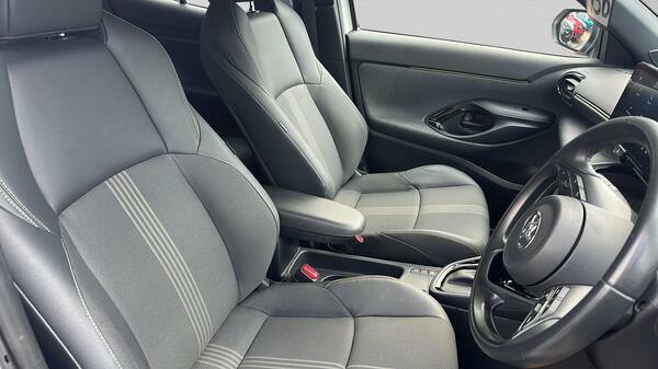 Toyota Yaris Cross Design Grey #18