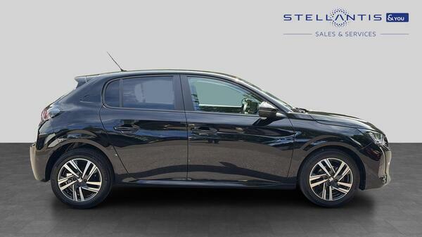 Peugeot 208 1.2 Puretech Active Premium Hatchback #2