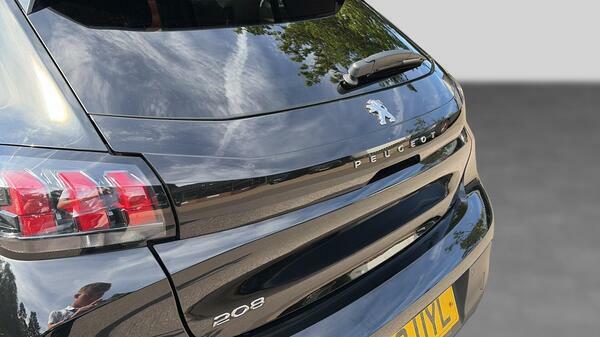 Peugeot 208 1.2 Puretech 130 Allure Premium Eat8 2023 Yellow #47