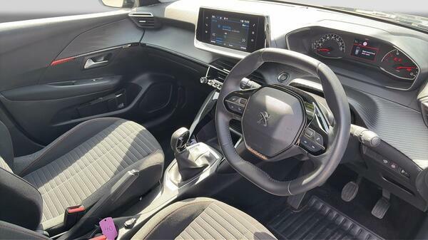 Peugeot 208 1.2 Puretech 130 Allure Premium Eat8 2023 Yellow #31