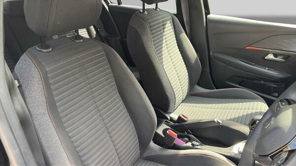 Peugeot 208 1.2 Puretech 130 Allure Premium Eat8 2023 Yellow #17