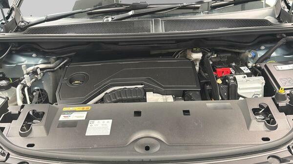 Peugeot 5008 1.2 Hybrid 136 Gt E-dsc6 Black #44