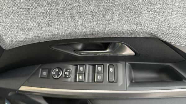 Peugeot 5008 1.2 Hybrid 136 Gt E-dsc6 Black #38