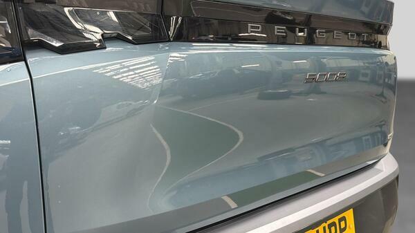 Peugeot 5008 1.2 Hybrid 136 Gt E-dsc6 Black #46