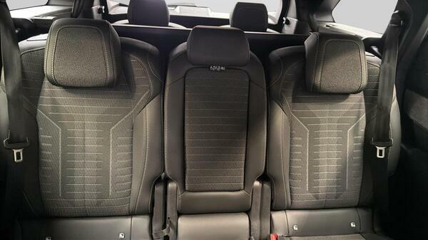 Peugeot 5008 1.2 Hybrid 136 Gt E-dsc6 Black #47