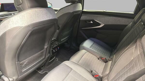 Peugeot 5008 1.2 Hybrid 136 Gt E-dsc6 Black #39