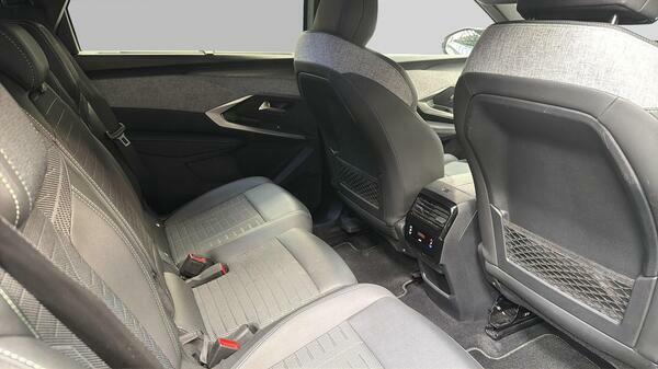 Peugeot 5008 1.2 Hybrid 136 Gt E-dsc6 Black #36