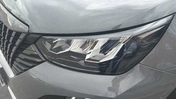 Peugeot 2008 1.2 Puretech 130 Allure 2025 White #9