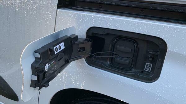 Peugeot E-Partner Panel Van 750 52Kwh Professional-plus Standard Pan White #46
