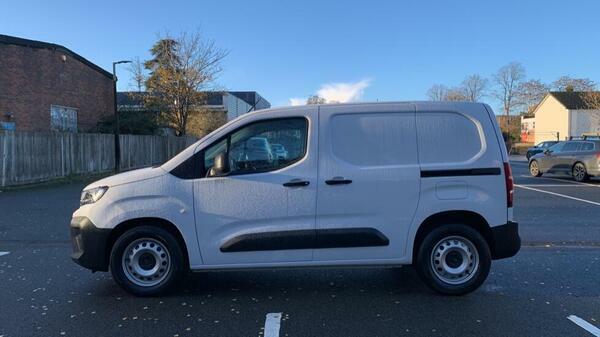 Peugeot E-Partner 800 52Kwh Professional Standard Panel Van Swb  #6