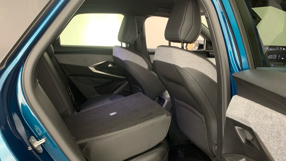 Peugeot 3008 157Kw Gt 73Kwh Black #62