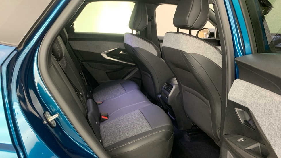 Peugeot 3008 157Kw Gt 73Kwh Black #61