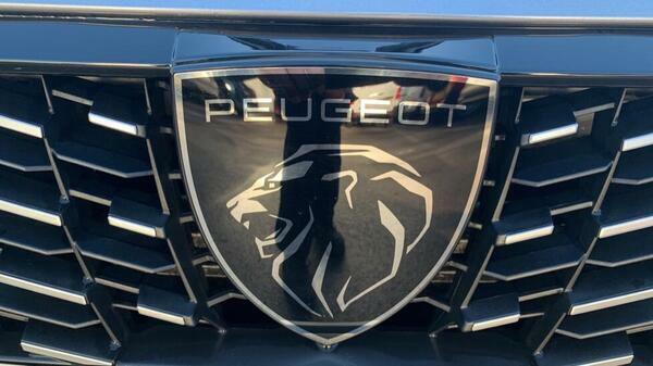 Peugeot e-208 51Kwh Gt 7.4Kw Charger Yellow #26