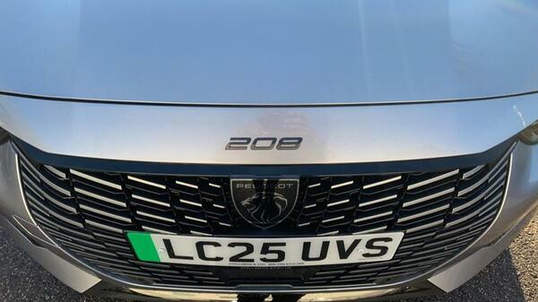 Peugeot e-208 51Kwh Gt 7.4Kw Charger Yellow #46