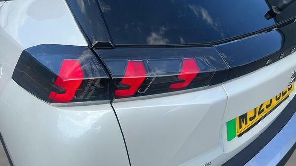 Peugeot e-2008 50Kwh Gt Premium Suv 7Kw Charge #5