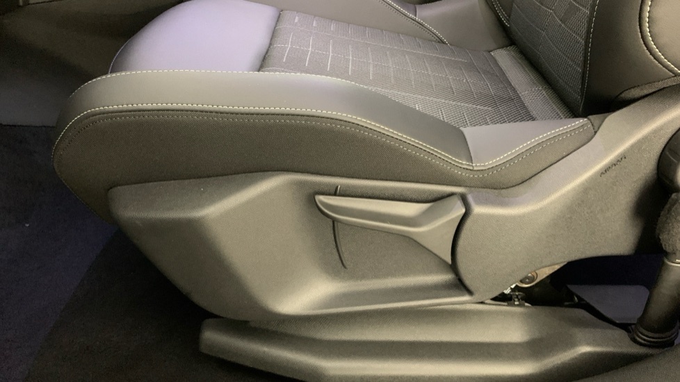 Peugeot 5008 1.2 Hybrid 136 Gt E-dsc6 Grey #45